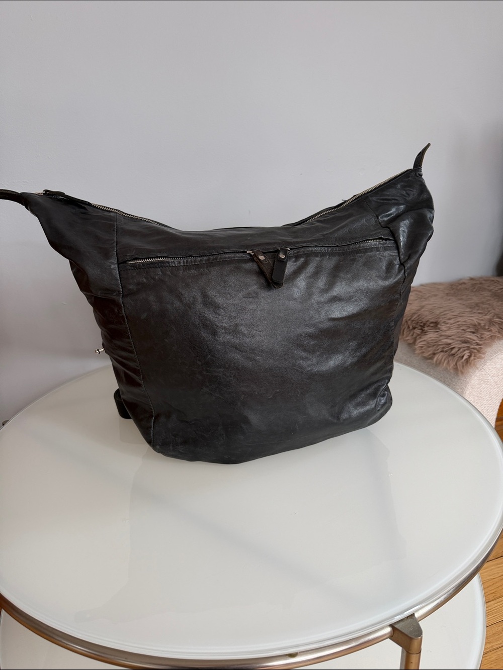 m0851 Black Leather Women's Backpack — Sleek Everyday Carry